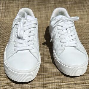 Cariuma Salvas White Leather Sneakers